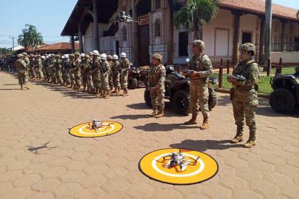 Gobernación cruceña: militares y policías en la frontera están bien equipados para combatir el crimen organizado