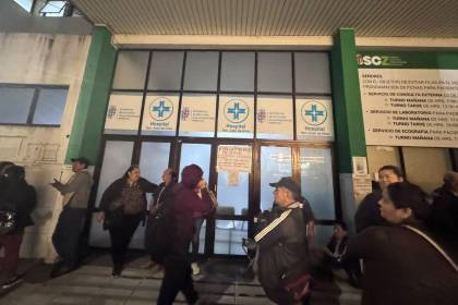 Se cumple el segundo día de paro en hospitales cruceños y la medida se extenderá hasta el jueves