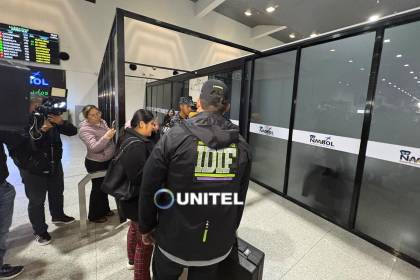 Felcc informó que tras el hallazgo de oro en maletas, cinco personas fueron liberadas después de declarar