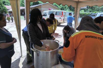 Suman campañas de solidaridad para afectados por el desastre en Samaipata