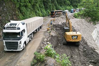 Lluvias causan deslizamientos en la nueva y antigua ruta entre Cochabamba y Santa Cruz