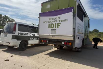 Hallan el cuerpo de una mujer estrangulada y vecinos dicen que escucharon que discutía con su pareja