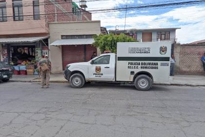 Hallan a dos personas sin vida dentro de una vivienda de Quillacollo; hay un aprehendido