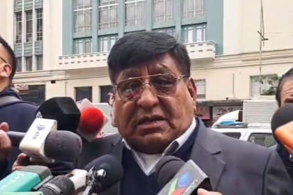 Choferes instalan diálogo con el Gobierno por el alza del diésel, los pasajes y otros temas