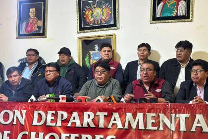 Choferes de La Paz dicen que definirán en ampliado si se suman a las movilizaciones de organizaciones 