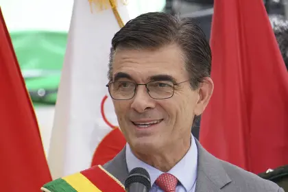 Gobierno confirma presencia de Paz y dos ministros en el Foro de Davos