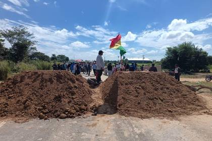 Instalan un bloqueo indefinido en San Julián interrumpiendo el tráfico en la vía Santa Cruz - Beni