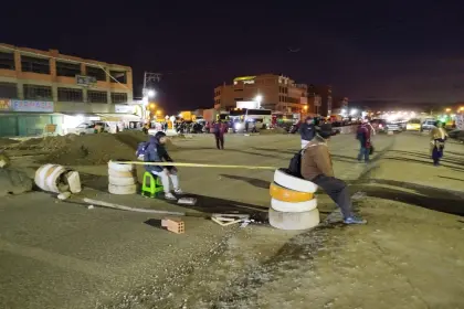 La Paz: Buses buscan rutas alternas ante bloqueos en carreteras, reporta la terminal terrestre