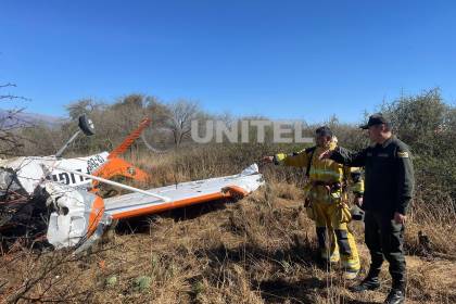 Cae una avioneta en Tarija; los tripulantes están vivos y fueron trasladados a un hospital