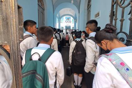 Este lunes inicia el horario de invierno en unidades educativas de Cochabamba