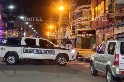 En medio de resguardo policial, trasladan a Mariaca al penal de Cantumarca de Potosí