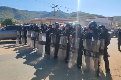 Contingente de policías y militares parte desde Mairana para ejecutar otro desbloqueo