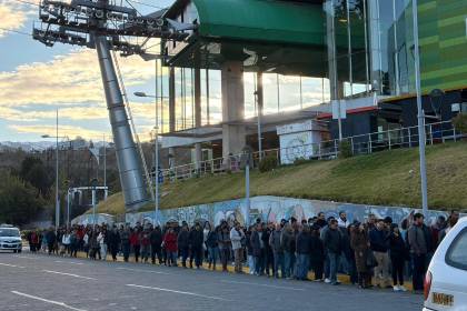 Los choferes dejan sin transporte a La Paz y El Alto por el “paro indefinido” en medio de las protestas contra el Gobierno