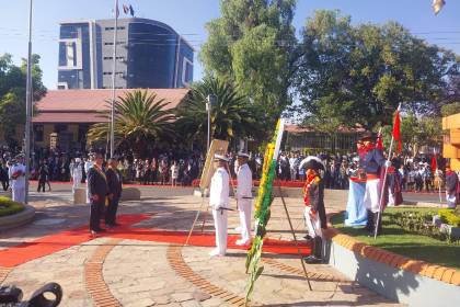 Autoridades nacionales y departamentales participan de los actos protocolares por la efeméride de Cochabamba