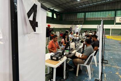 Concluyó el empadronamiento masivo y a la medianoche del miércoles se observó a pocas personas esperando