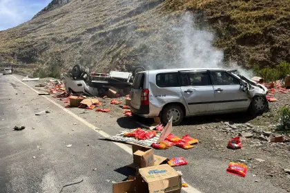 Siete personas mueren en un accidente por invasión de carril en una carretera de Potosí 