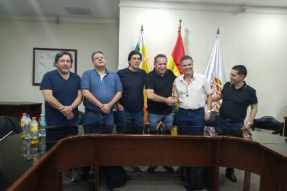 Tras reunión con el Gobierno, transportistas y cisterneros descartan paro por el precio del diésel