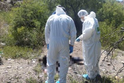 Se presume que hombre hallado en una carretera fue asesinado y luego intentaron quemarlo para ocultar la evidencia