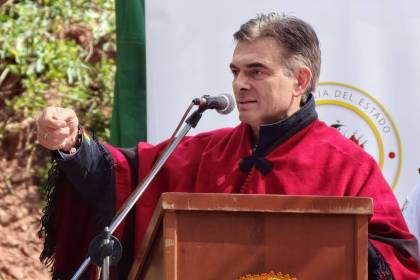 Rodrigo Paz se solidariza con Viacha y pide establecer con claridad las causas de la tragedia 