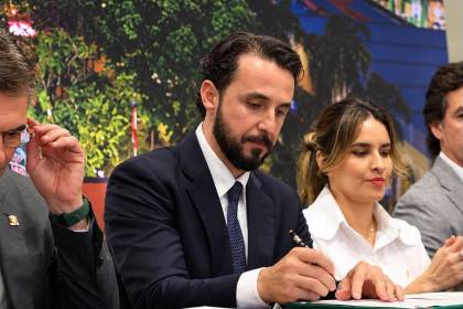 Velasco: “El lunes estamos anunciando la primera importación de millones de litros de diésel”