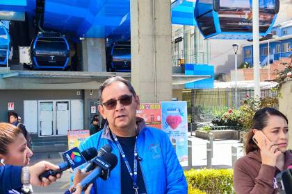 Suspenden operación de la línea Azul del teleférico en El Alto ante las movilizaciones