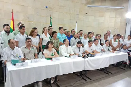 Asamblea de la Cruceñidad define una cumbre nacional con políticos de oposición para unificar las candidaturas