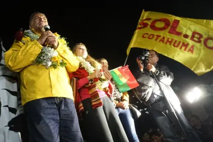 Sol.bo participará de las elecciones subnacionales, adelanta Revilla, que no descarta su candidatura