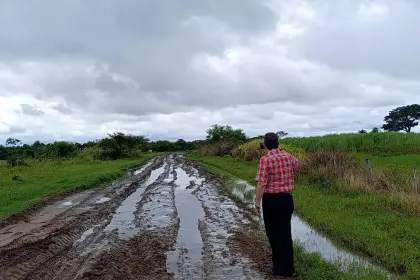 Santa Cruz: El clima obliga a suspender capacitación de jurados en comunidad de Portachuelo