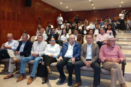 En vivo: Cívicos cruceños se reúnen con parlamentarios electos para trazar agenda común
