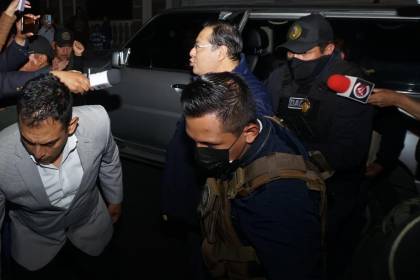 “Se encuentra en buena condición de salud”: El expresidente Arce pasó su primera noche en el penal de San Pedro