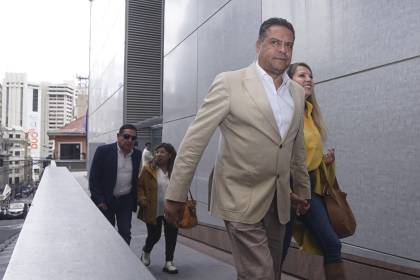 La Fiscalía investiga a Luis Revilla por el caso PumaKatari y un presunto daño al Estado de $us 2 millones