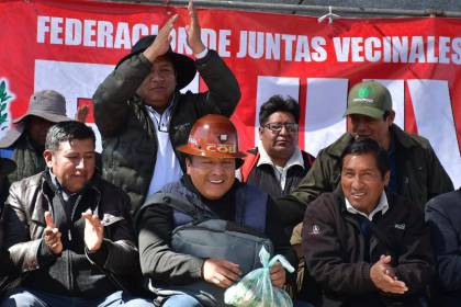 Argollo llega al cabildo de juntas vecinales en El Alto, que definen nuevas medidas de presión contra Paz