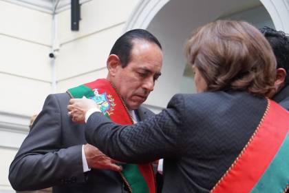 César Dockweiler jura como alcalde del municipio de La Paz 