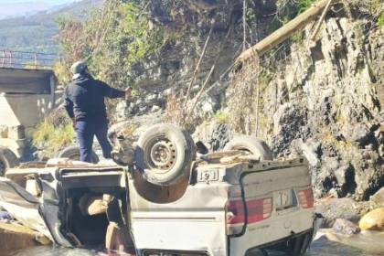 La Paz: Cuatro muertos y una mujer herida tras la caída de una vagoneta a un río en Quime