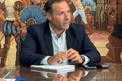 Dirigente cívico: Espinoza debe explicar al país, en interpelación, la compra de su vehículo