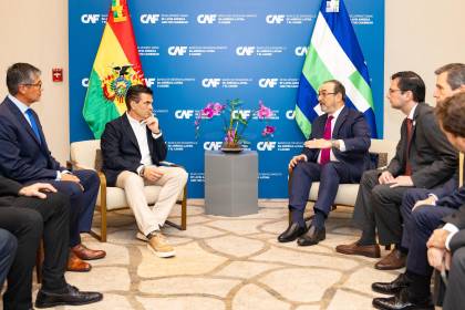 Paz se reúne con el presidente de la CAF y anuncia acuerdo financiero de $us 3.100 millones para la recuperación de Bolivia