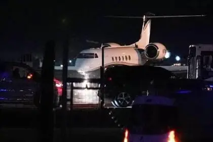Lionel Messi arriba a Rosario para trasladarse al velatorio de su padre