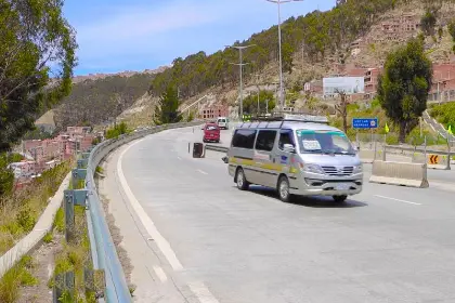 Navidad: Bolivia amanece sin bloqueos en las carreteras pero piden cuidado en vías con obras de mantenimiento