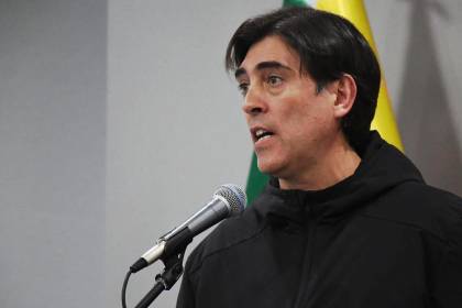 ¿Está de vacaciones el gerente de BoA? Esto responde el ministro Zamora y envía un mensaje a la aerolínea estatal