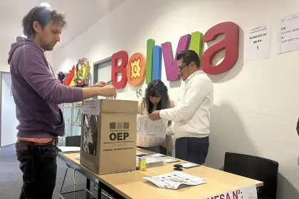 Segunda vuelta: Las mesas de sufragio abren en Europa; en Japón ya cerraron las urnas