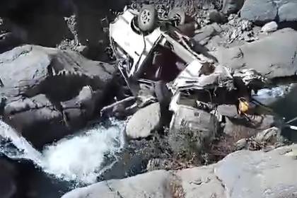Esta es la lista de fallecidos y heridos del minibús que cayó a un barranco en Cochabamba, según Bomberos
