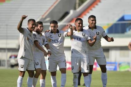 Minuto a minuto: Universitario de Vinto - The Strongest (0-0)