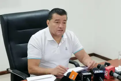 Fiscalía cita a declarar a Jhonny Fernández por el presunto delito de malversación en construcción de viaducto 