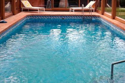 Adolescente muere ahogado: “Salió del sauna para meterse inmediatamente a la piscina”, informó la Felcc