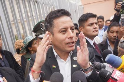 Pese a fallo constitucional, Lara busca que ALP interpele al ministro de Hidrocarburos por la calidad de la gasolina