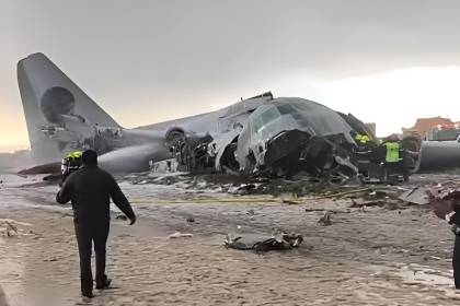 Reportan un avión accidentado en El Alto
