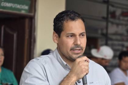 Emiten orden de aprehensión para Antonio Talamás, expresidente de la ALD cruceña, por denuncia de violencia