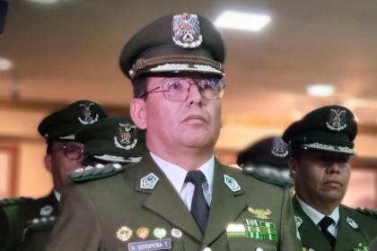 Designan a Juan Amílcar Sotopeña Torrez como nuevo comandante departamental de la Policía de La Paz 