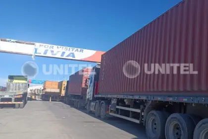 Cancillería estima que hasta el viernes se normalice el paso de camiones que van a Chile por el paso Pisiga - Colchane