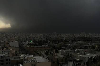 Irán advierte con riesgo de lluvia ácida por ataques de EEUU e Israel y pide a pobladores de Teherán no salir de sus hogares